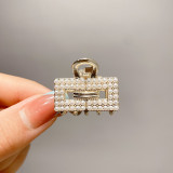 Exquisite Small Clasp Water Diamond Pearl