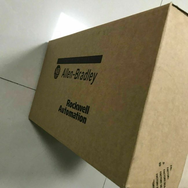2711P-T15C4D2 2711PT15C4D2 New In Box 1PCS Free Shipping