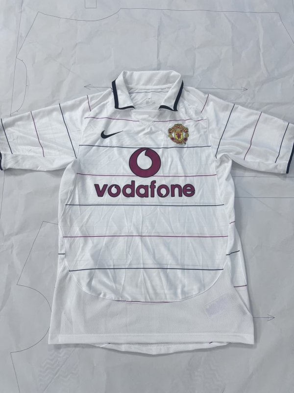 2004/2006 Manchester United  Away White 1:1 Retro Soccer Jersey