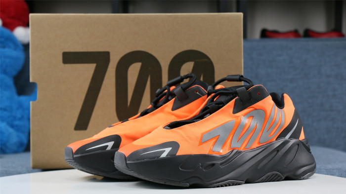Yeezy Boost 700 MNVN