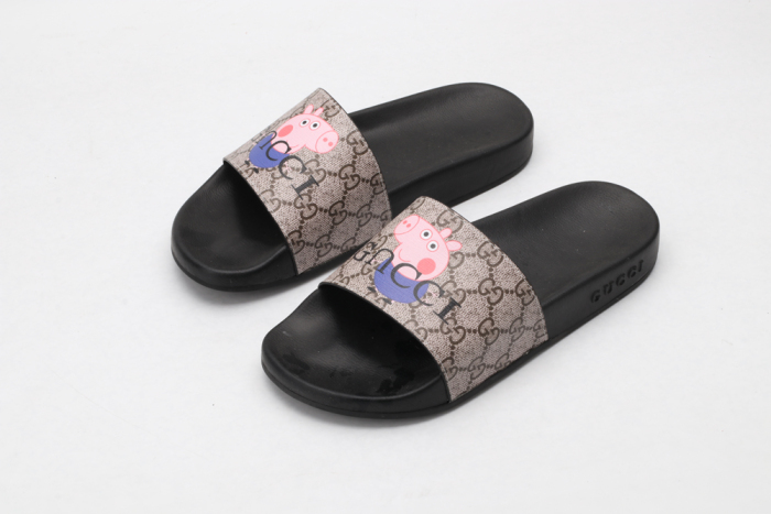 G*cci Sandals