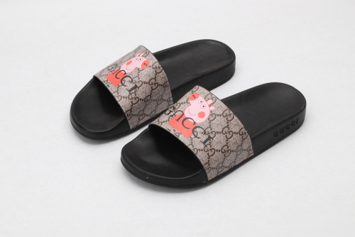 G*cci Sandals