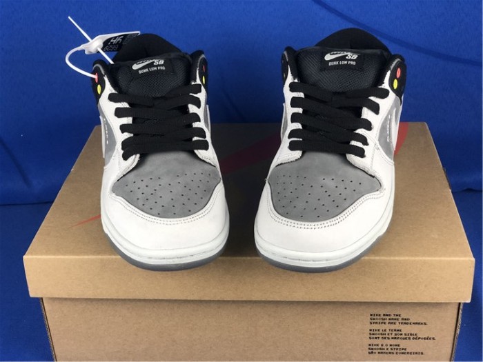 Nike SB Dunk Low “VX1000 Camcorder” CV1659-001