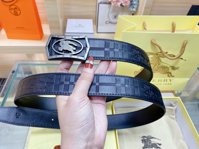 B*urberrry Belts Top Version