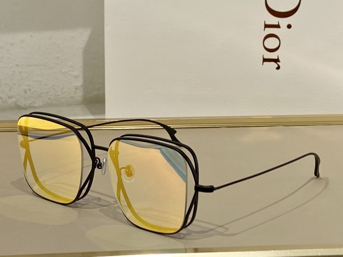 C*artier Glasses Top