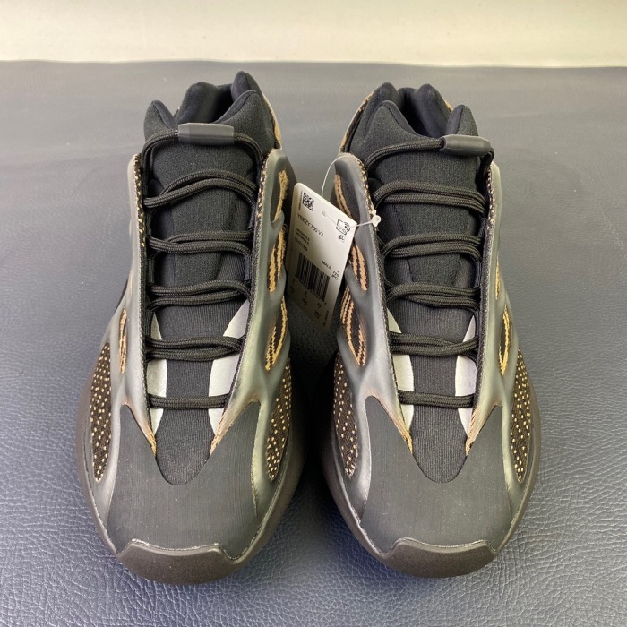 Yeezy Boost 700 V3 Clay Brown GY0189