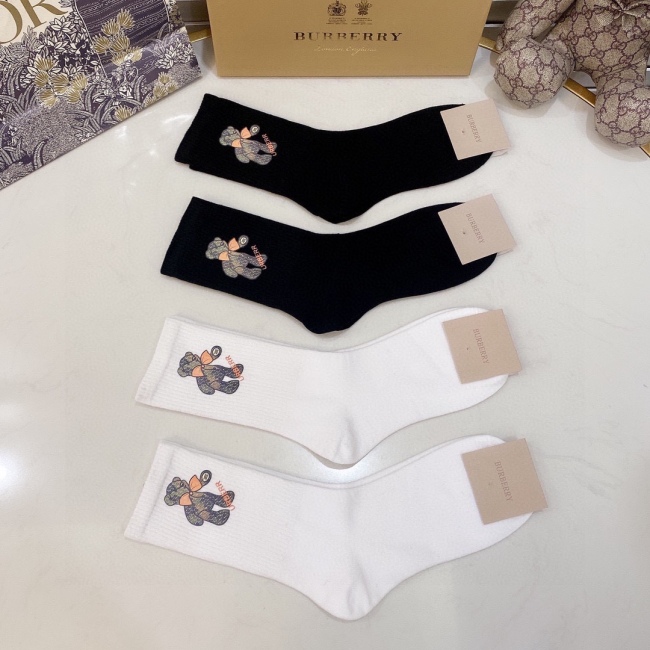 Socks 4 pairs