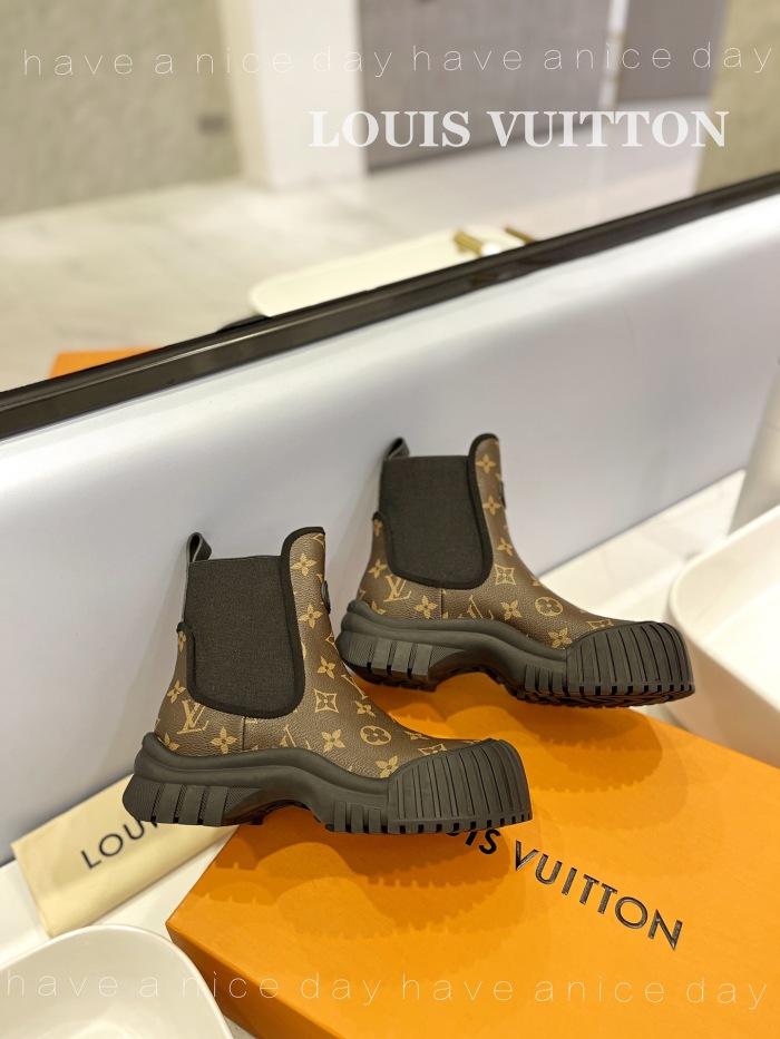 Women L*ouis V*uitton Top Sneakers