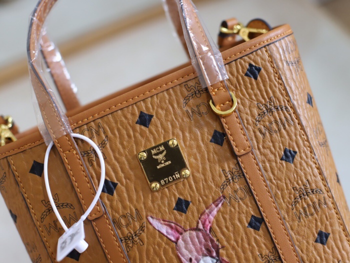M*CM Bag Top Quality 18.5*19*9.5CM
