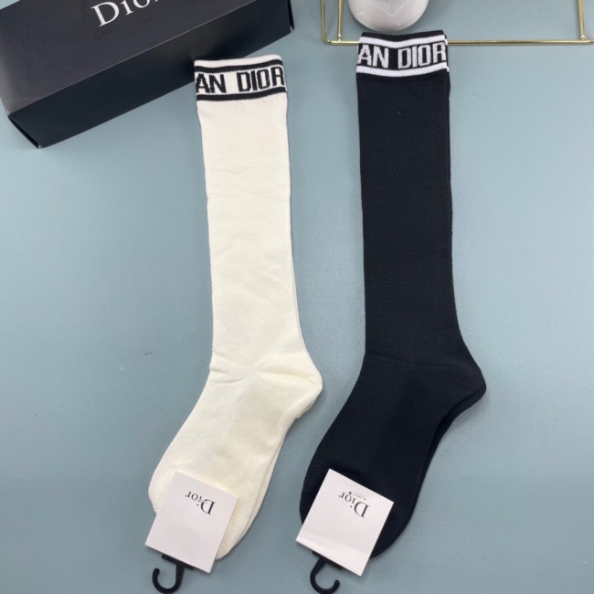 Socks 2 pairs