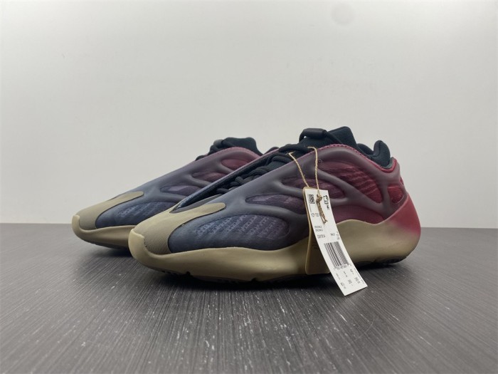 Yeezy Boost 700 V3 Fade Carbon GW1814
