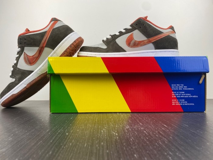 Crushed Skate X Nike SB Dunk Low DH7782-001