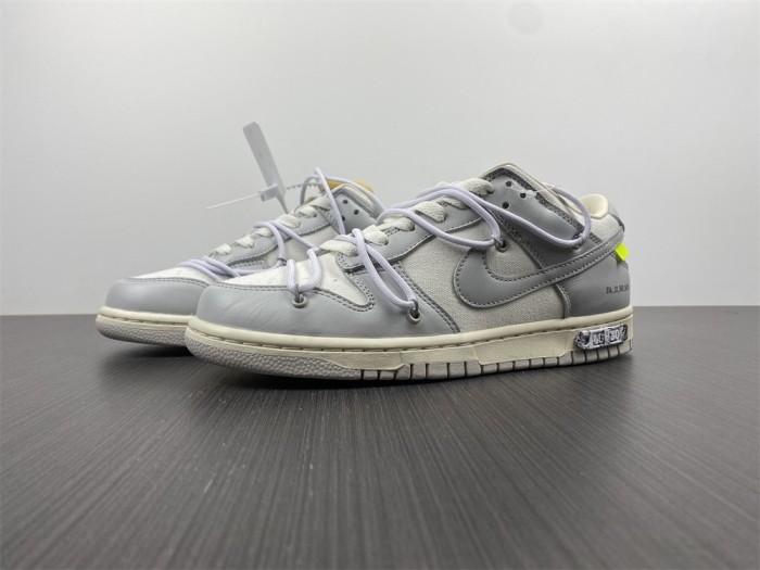 O*ff-W*hite x Nike Dunk Low