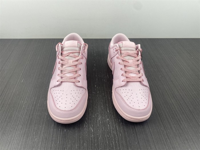 Nike SB Dunk Low Pink 921803-601