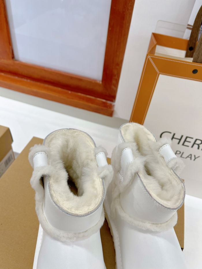 Women U*GG Top Sneaker