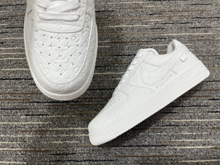 O*ff-W*hite x Nike Air Force 1 x L*V Low