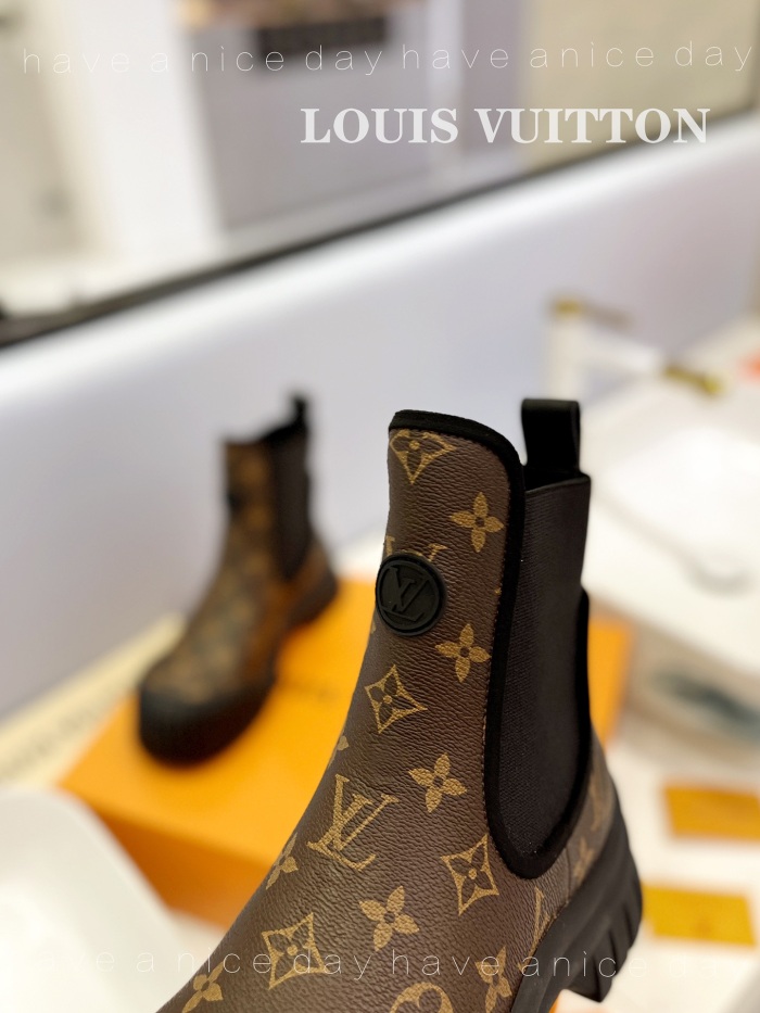 Women L*ouis V*uitton Top Sneakers