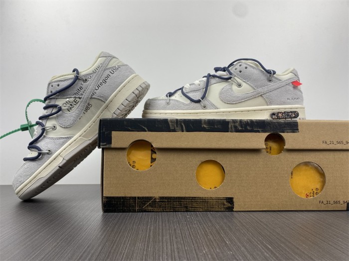 O*ff-W*hite x Nike Dunk Low