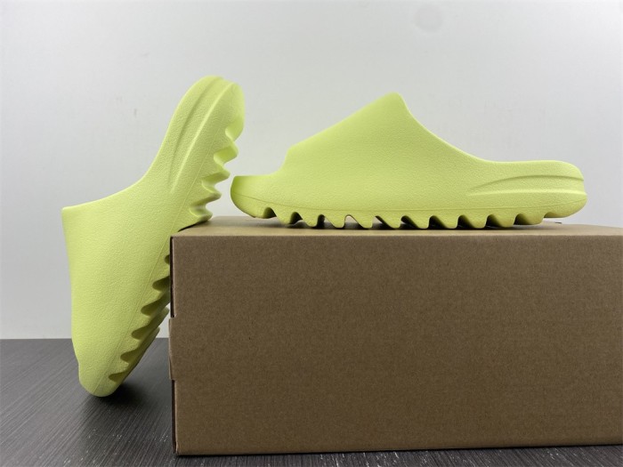 Yeezy Slide HQ6447