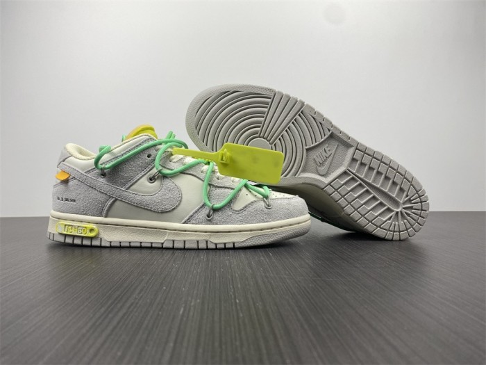 O*ff-W*hite x Nike Dunk Low