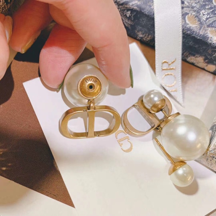 Earrings001