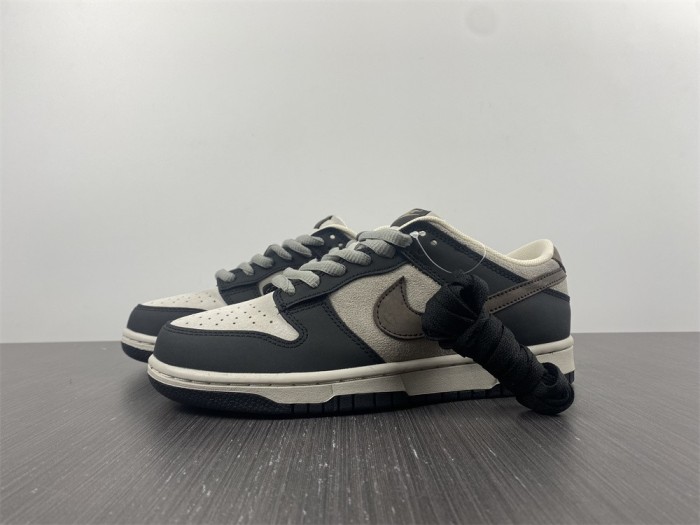 Nike SB Dunk Low