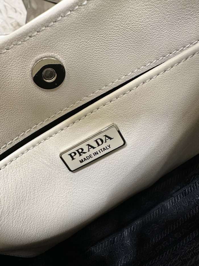 P*rada Bag Top Quality 26.5*15*4CM