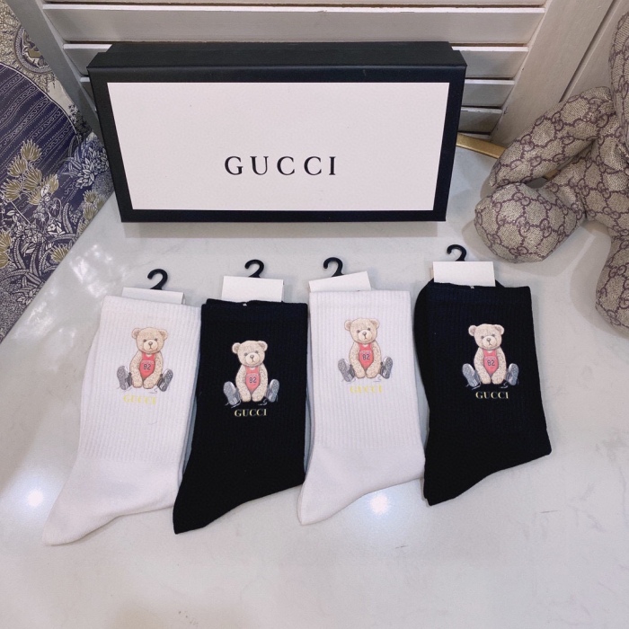 Socks 4 pairs