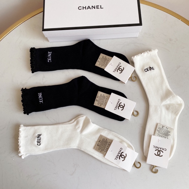 Socks 4 pairs