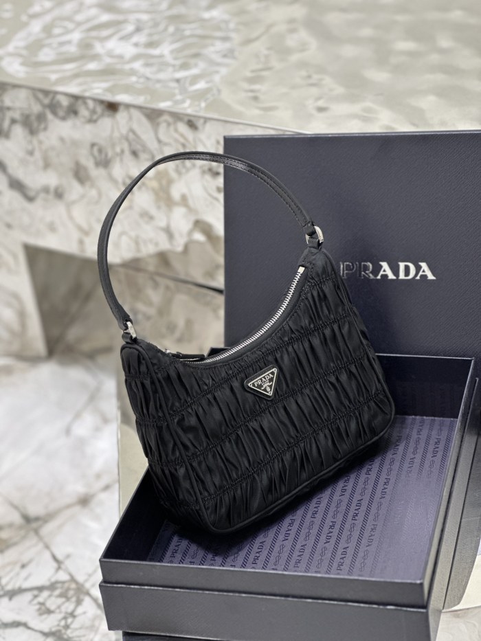 P*rada Top Bag 22*18*6CM