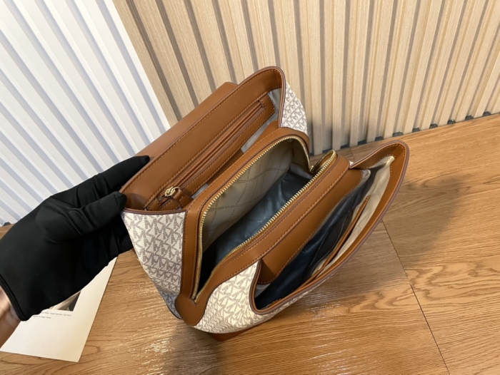 M*ichael K*ors Top Bag 32*26*13cm