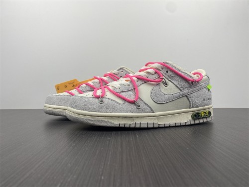 O*ff-W*hite x Nike Dunk Low