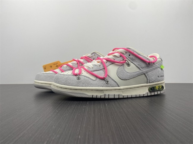 O*ff-W*hite x Nike Dunk Low