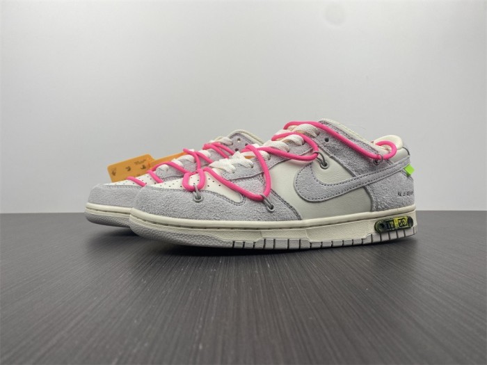 O*ff-W*hite x Nike Dunk Low