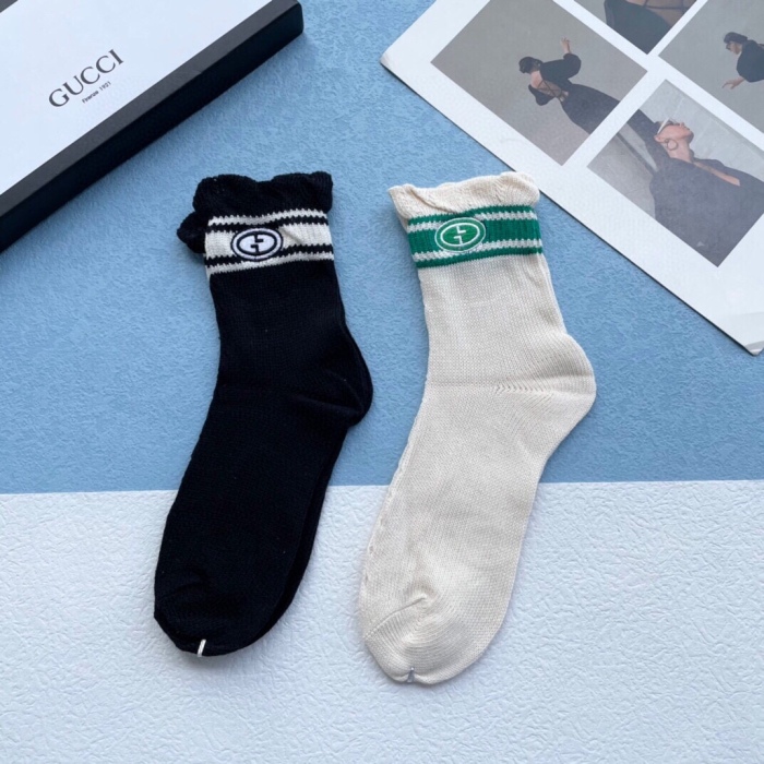 Socks 2 pairs