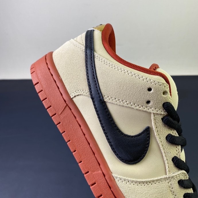 Nike SB Dunk Low