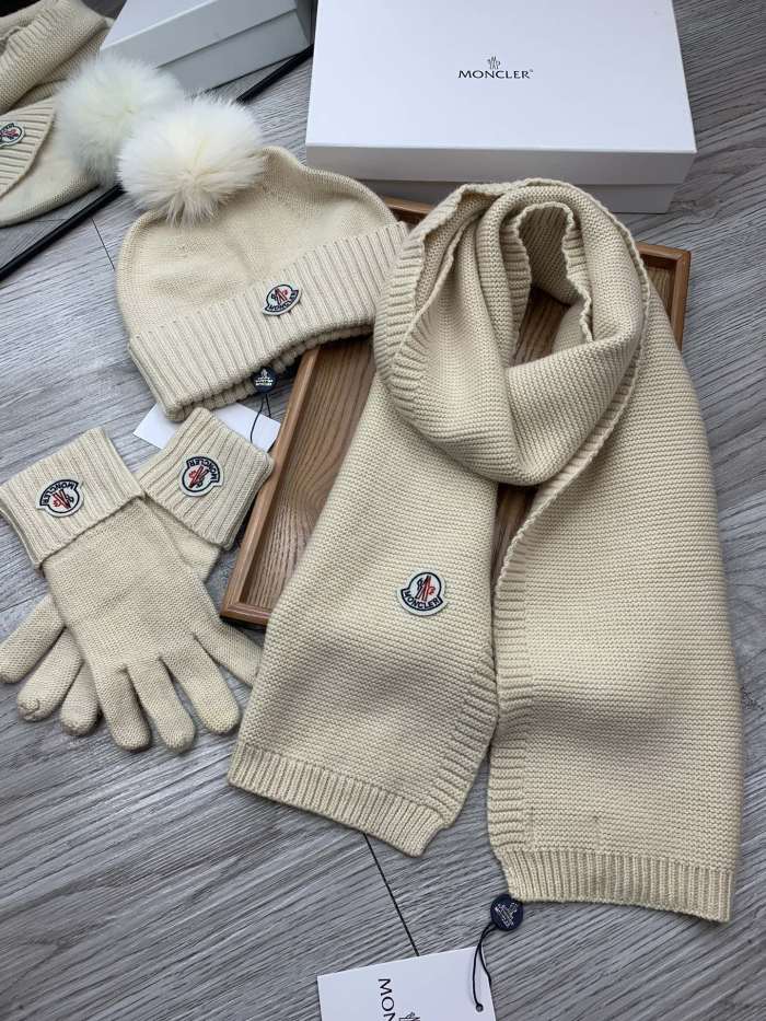 Scarf three-piece