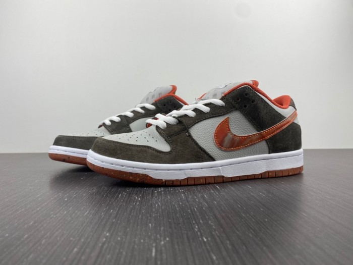 Crushed Skate X Nike SB Dunk Low DH7782-001