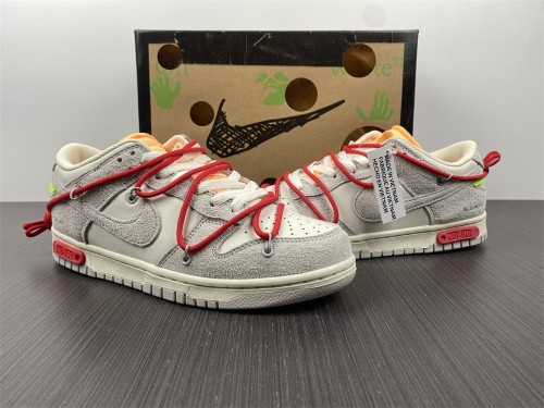 O*ff-W*hite x Nike Dunk Low