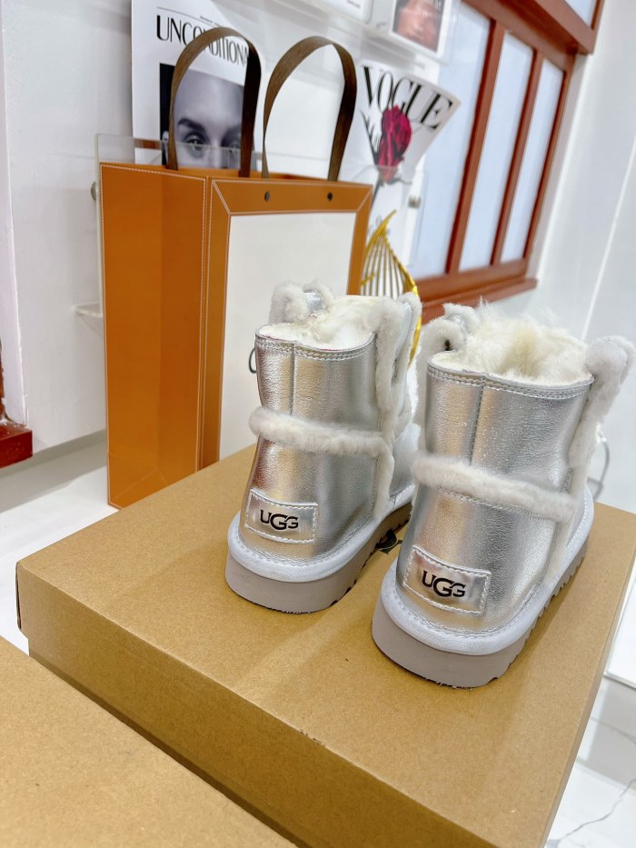 Women U*GG Top Sneaker