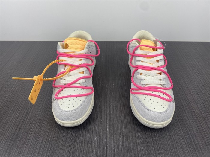 O*ff-W*hite x Nike Dunk Low