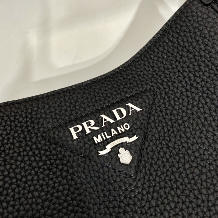 P*rada Bag Top Quality 19*20*6CM