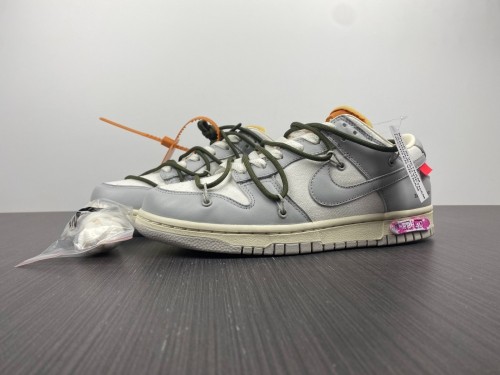 O*ff-W*hite x Nike Dunk Low