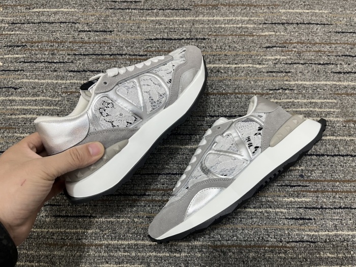 Men Women 𝑉*𝐴𝐿𝐸𝑁𝑇𝐼𝑁𝑂 Top Sneakers