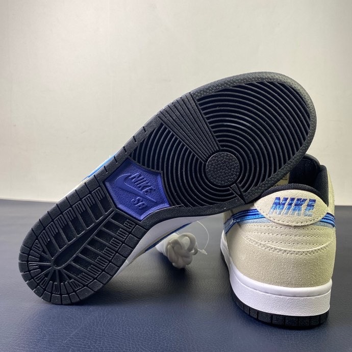 O*ff-W*hite x Nike Dunk Low
