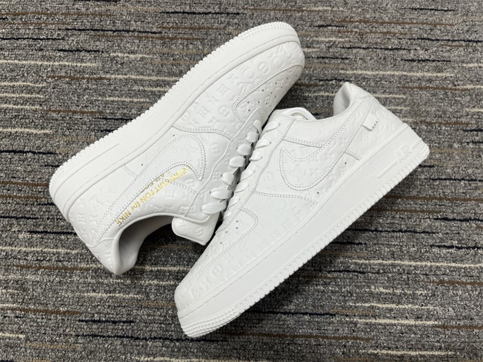 O*ff-W*hite x Nike Air Force 1 x L*V Low