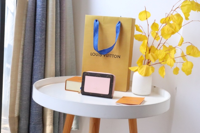 L*ouis V*uitton Bag Top Quality 11.5*8.5*2.2CM