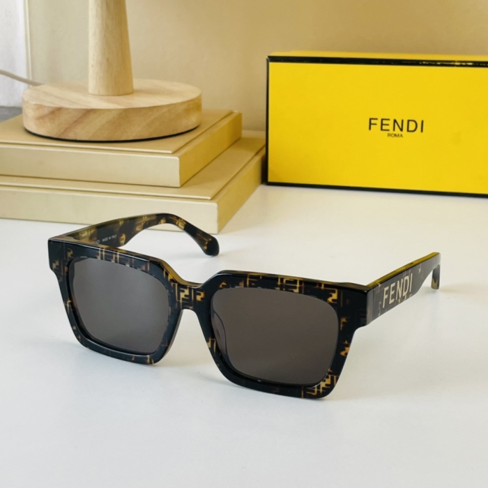 F*endi Glasses Top