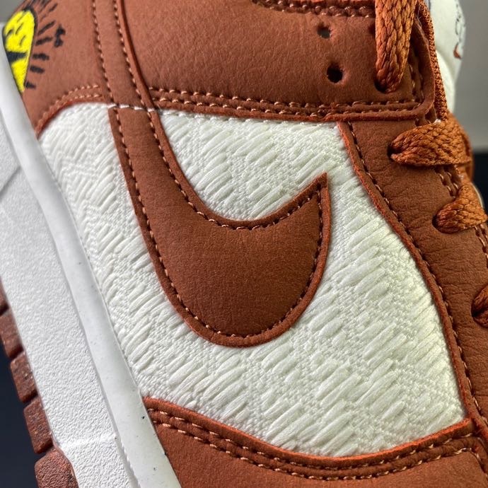 Nike SB Dunk Low DR5475-100