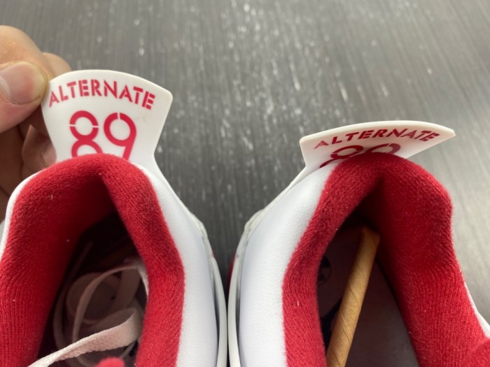 Air Jordan 4 308497-106